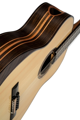 ORTEGA GRANDSUITE - 4/4 Size, w. Soundhole, Armrest
