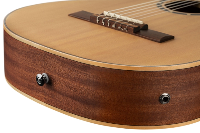 ORTEGA RCE125-3/4 Slim neck, pickup, Thinline